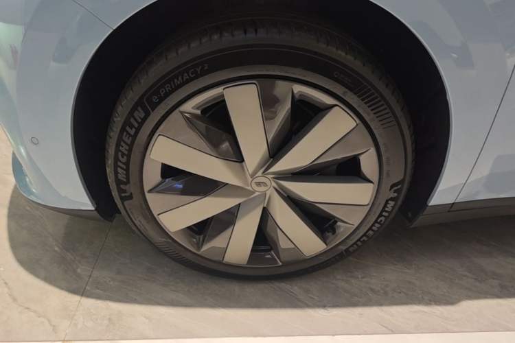 Used Li Auto i8 2025 Model Standard Version Left Front Wheel Hub