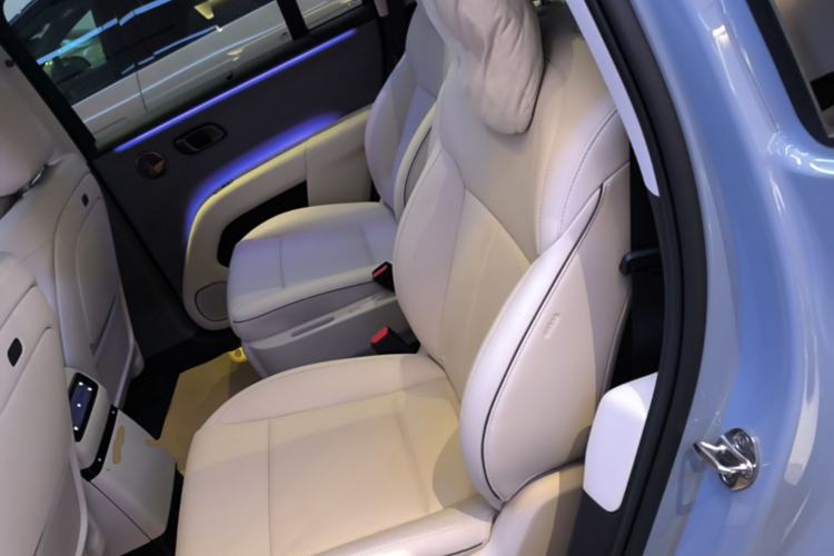 Used Li Auto i8 2025 Model Standard Version Left Rear Seat