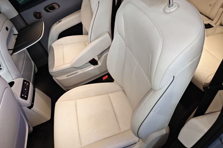 Used Li Auto i8 2025 Model Standard Version Left Rear Seat