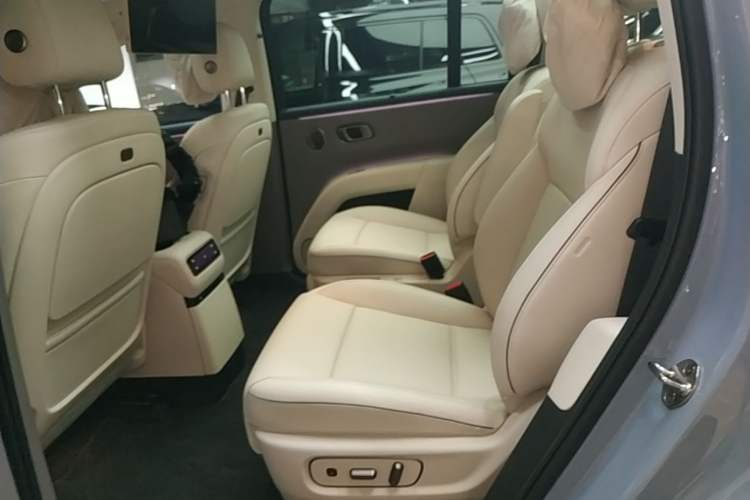 Used Li Auto i8 2025 Model Standard Version Left Rear Seat