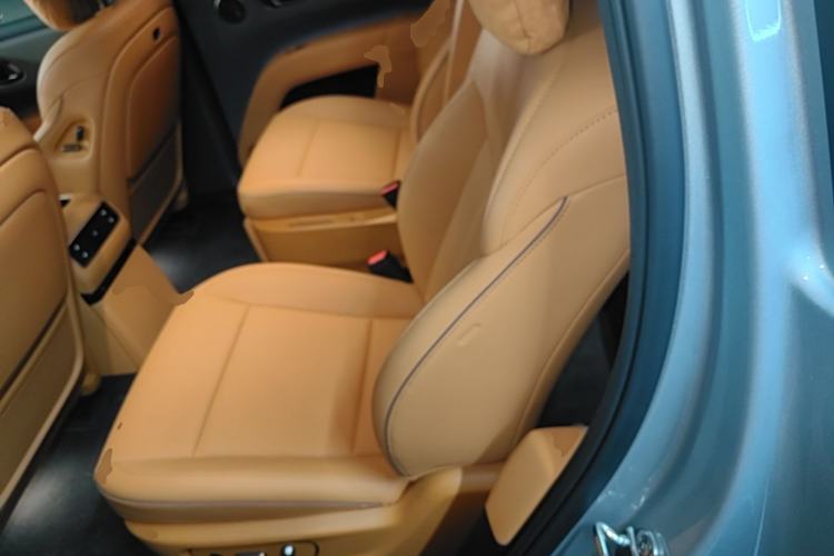 Used Li Auto i8 2025 Model Standard Version Left Rear Seat