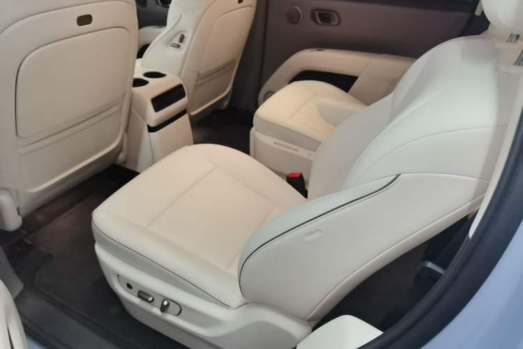 Used Li Auto i8 2025 Model Standard Version Left Rear Seat