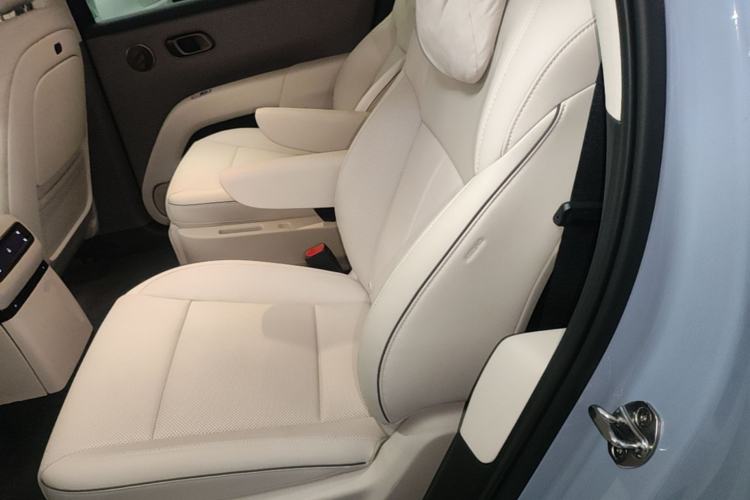 Used Li Auto i8 2025 Model Standard Version Left Rear Seat