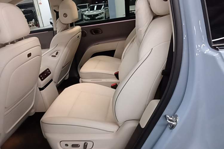 Used Li Auto i8 2025 Model Standard Version Left Rear Seat