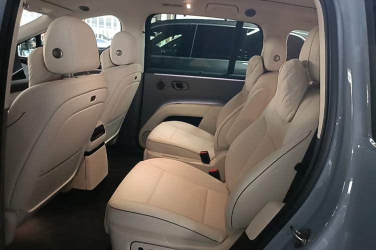 Used Li Auto i8 2025 Model Standard Version Left Rear Seat
