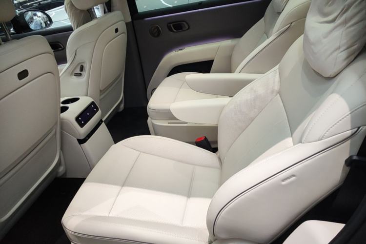 Used Li Auto i8 2025 Model Standard Version Left Rear Seat