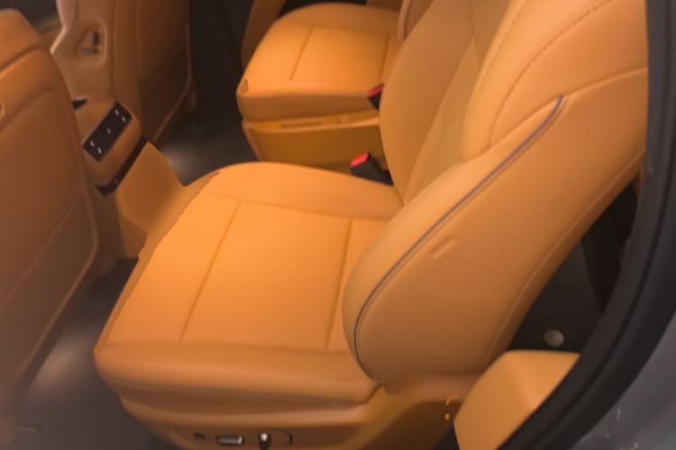 Used Li Auto i8 2025 Model Standard Version Left Rear Seat