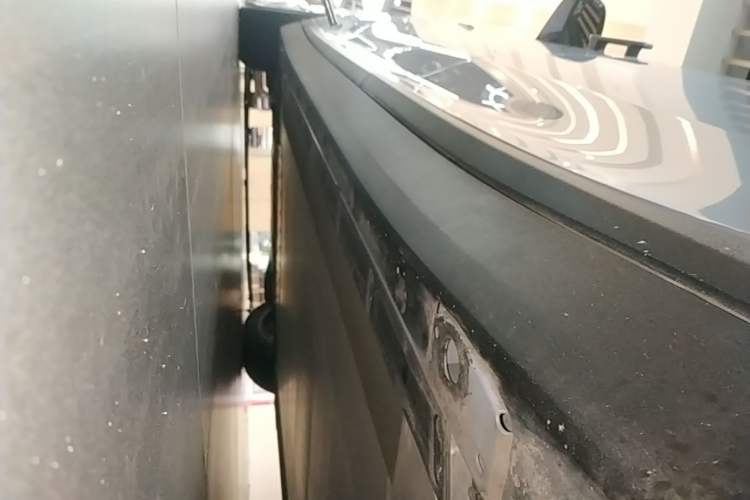 Used Li Auto i8 2025 Model Standard Version Left Side Sill