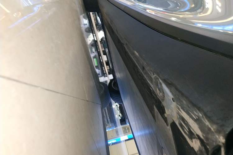 Used Li Auto i8 2025 Model Standard Version Left Side Sill