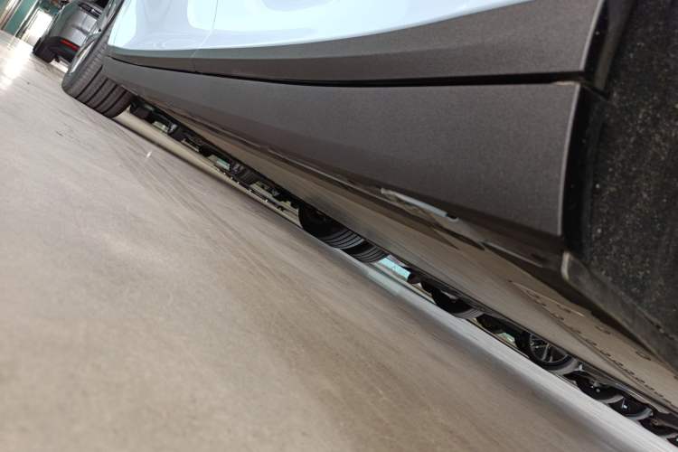 Used Li Auto i8 2025 Model Standard Version Left Side Sill