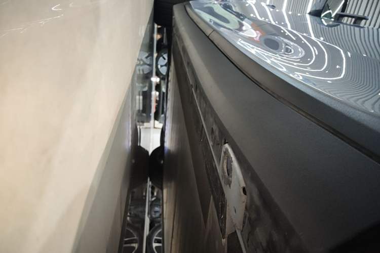 Used Li Auto i8 2025 Model Standard Version Left Side Sill