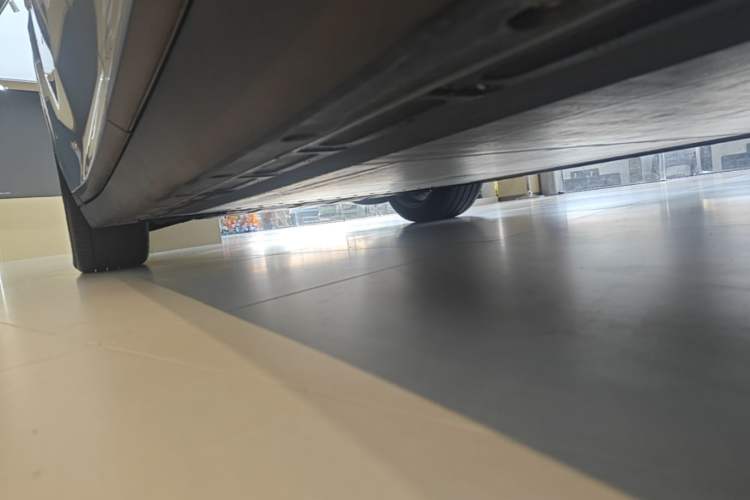 Used Li Auto i8 2025 Model Standard Version Left Side Sill