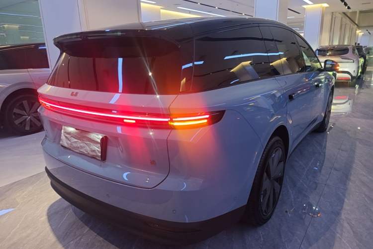 Used Li Auto i8 2025 Model Standard Version Rear Right 45 Deg