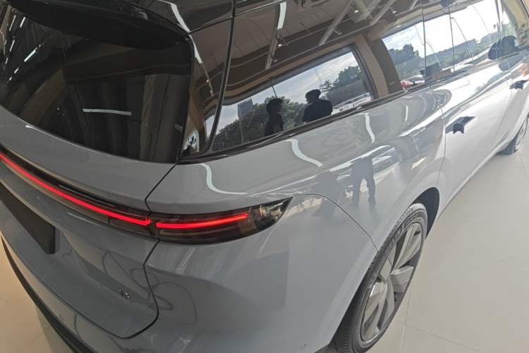 Used Li Auto i8 2025 Model Standard Version Rear Right 45 Deg
