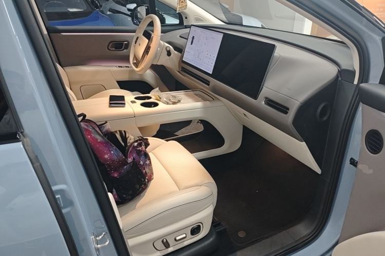 Used Li Auto i8 2025 Model Standard Version Right Front Seat