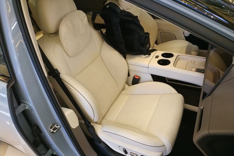 Used Li Auto i8 2025 Model Standard Version Right Front Seat