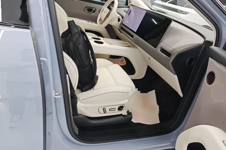 Used Li Auto i8 2025 Model Standard Version Right Front Seat