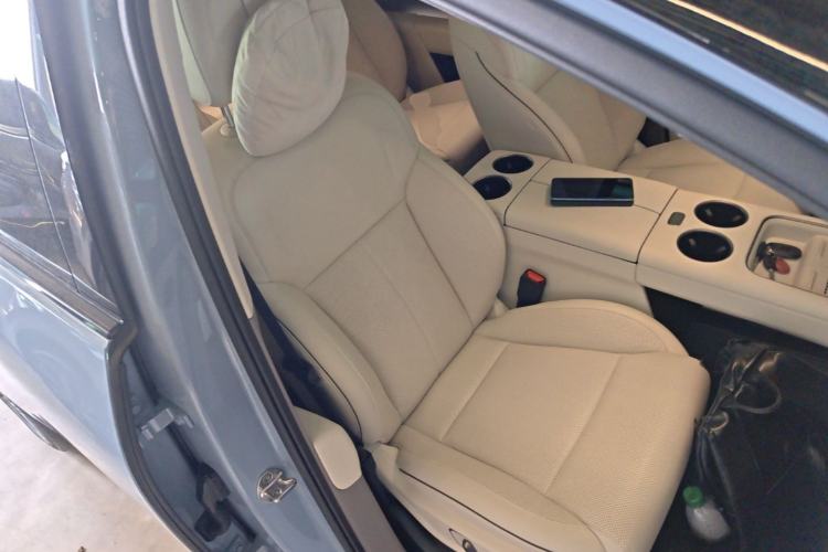 Used Li Auto i8 2025 Model Standard Version Right Front Seat
