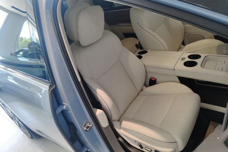 Used Li Auto i8 2025 Model Standard Version Right Front Seat