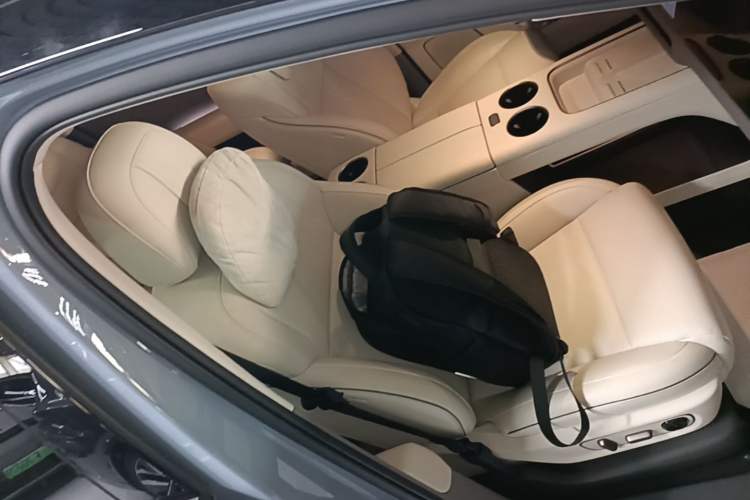 Used Li Auto i8 2025 Model Standard Version Right Front Seat