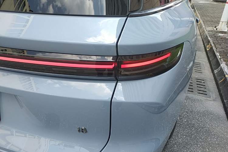 Used Li Auto i8 2025 Model Standard Version Right Rear Taillight