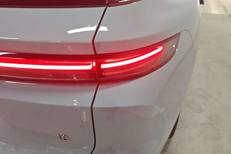 Used Li Auto i8 2025 Model Standard Version Right Rear Taillight