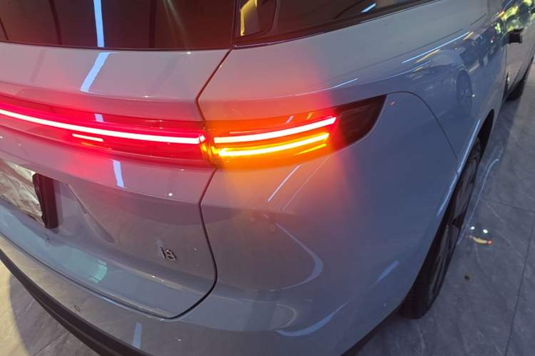 Used Li Auto i8 2025 Model Standard Version Right Rear Taillight