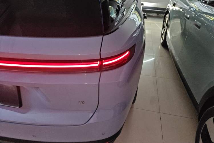 Used Li Auto i8 2025 Model Standard Version Right Rear Taillight