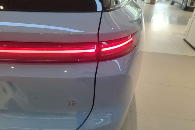 Used Li Auto i8 2025 Model Standard Version Right Rear Taillight