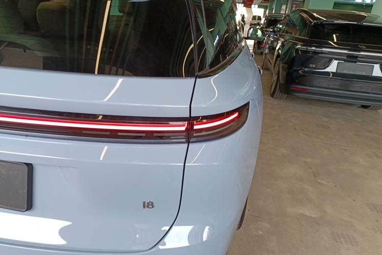 Used Li Auto i8 2025 Model Standard Version Right Rear Taillight