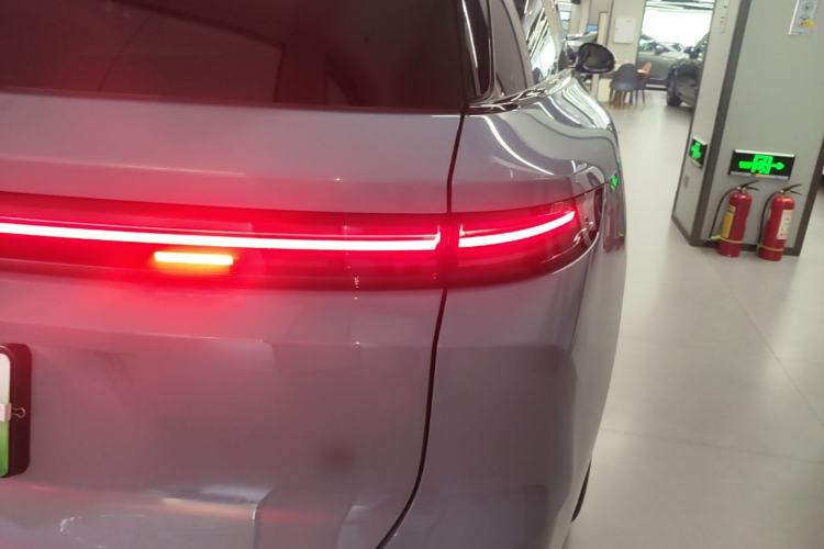 Used Li Auto i8 2025 Model Standard Version Right Rear Taillight
