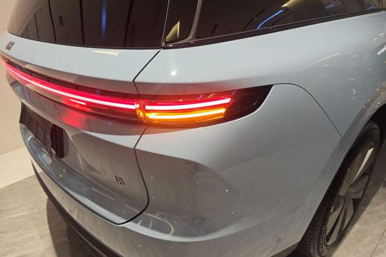 Used Li Auto i8 2025 Model Standard Version Right Rear Taillight