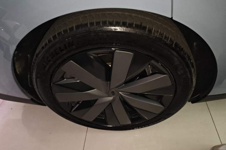 Used Li Auto i8 2025 Model Standard Version Right Rear Wheel Hub