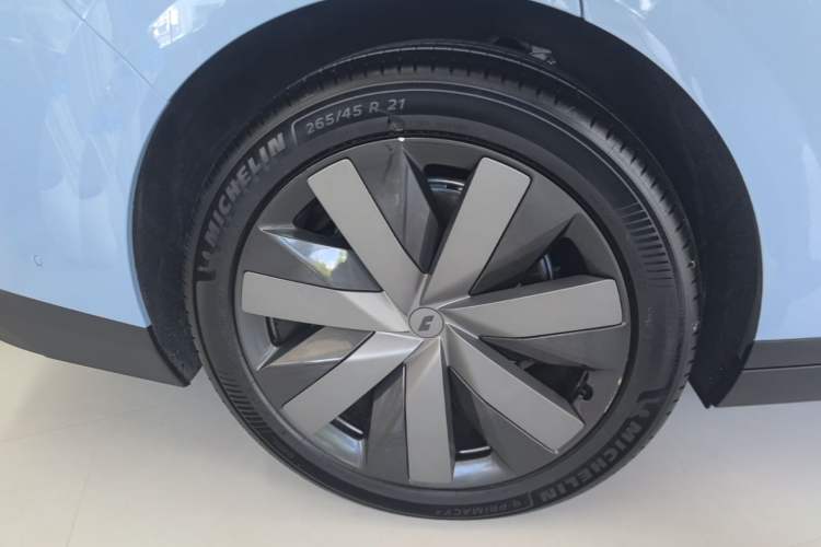Used Li Auto i8 2025 Model Standard Version Right Rear Wheel Hub
