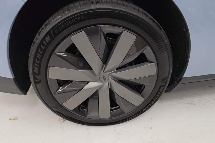 Used Li Auto i8 2025 Model Standard Version Right Rear Wheel Hub