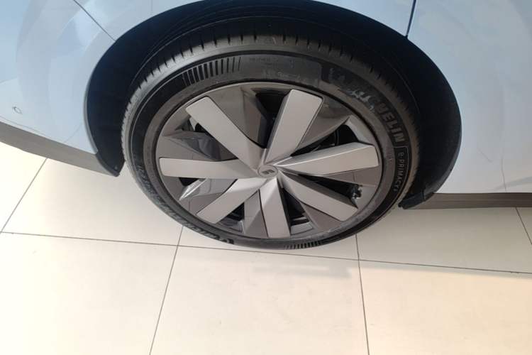 Used Li Auto i8 2025 Model Standard Version Right Rear Wheel Hub