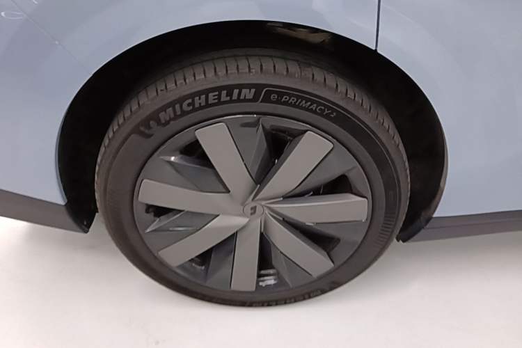 Used Li Auto i8 2025 Model Standard Version Right Rear Wheel Hub