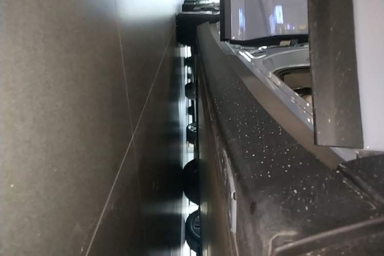 Used Li Auto i8 2025 Model Standard Version Right Side Sill