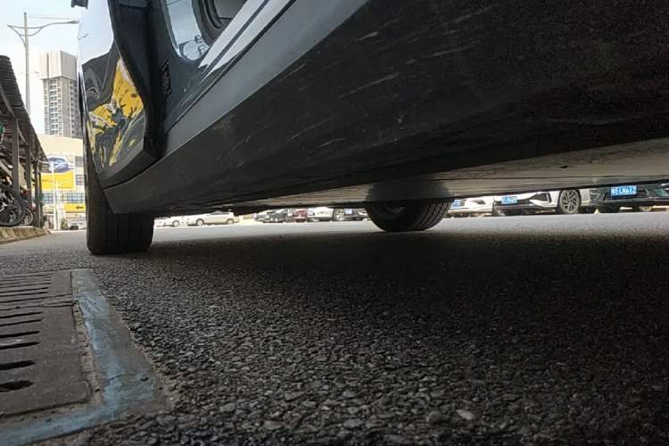 Used Li Auto i8 2025 Model Standard Version Right Side Sill