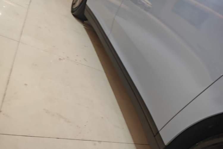 Used Li Auto i8 2025 Model Standard Version Right Side Sill