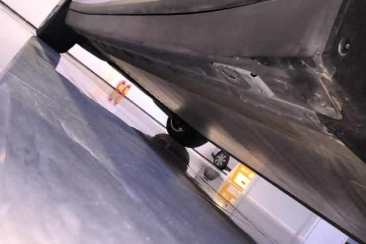 Used Li Auto i8 2025 Model Standard Version Right Side Sill