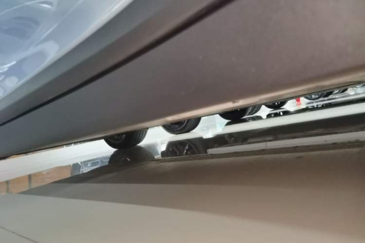 Used Li Auto i8 2025 Model Standard Version Right Side Sill