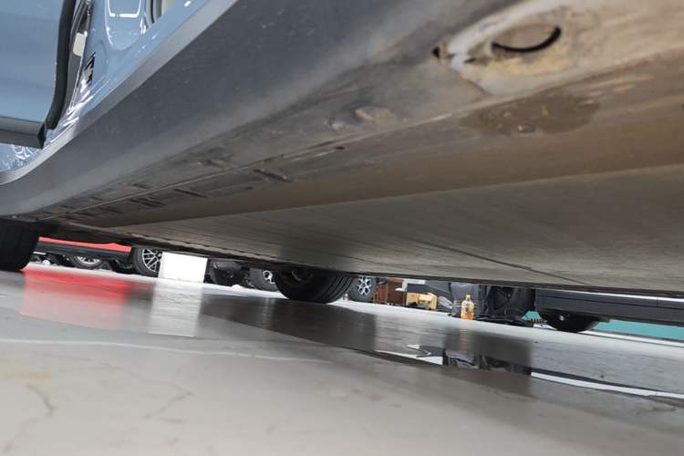 Used Li Auto i8 2025 Model Standard Version Right Side Sill