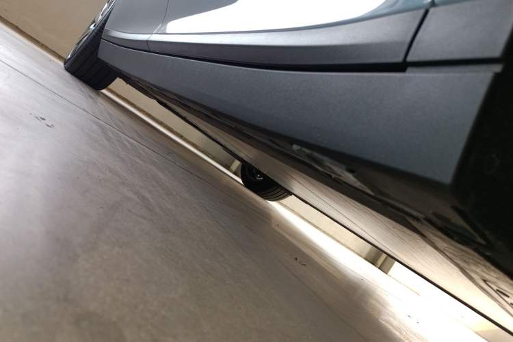 Used Li Auto i8 2025 Model Standard Version Right Side Sill