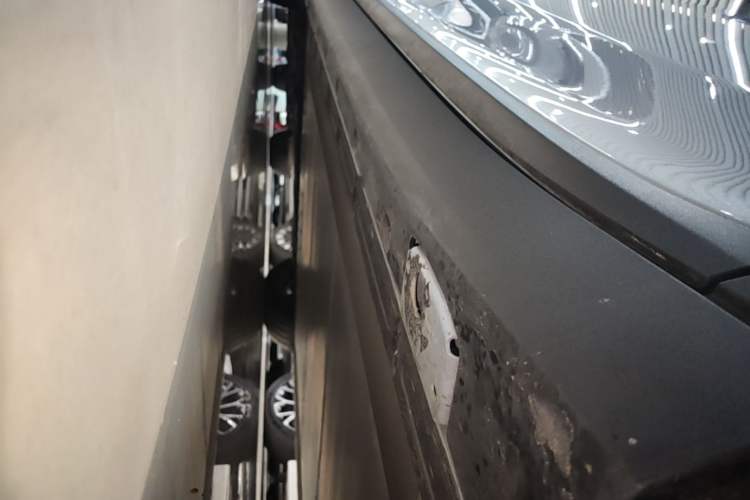 Used Li Auto i8 2025 Model Standard Version Right Side Sill