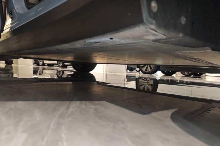 Used Li Auto i8 2025 Model Standard Version Right Side Sill