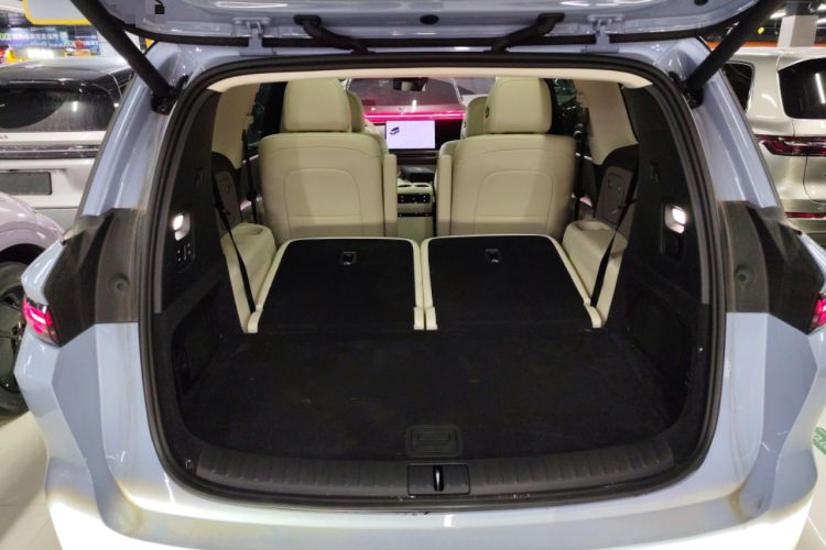 Used Li Auto i8 2025 Model Standard Version Trunk