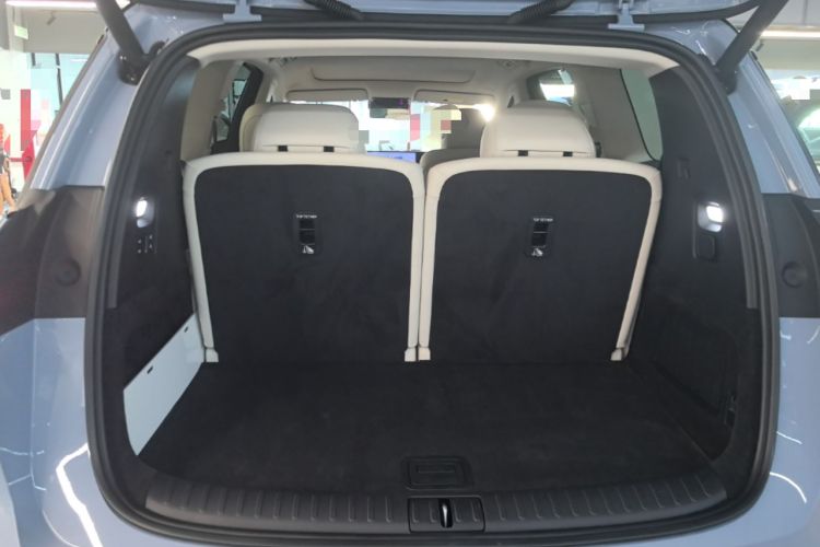 Used Li Auto i8 2025 Model Standard Version Trunk