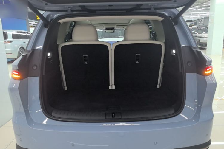Used Li Auto i8 2025 Model Standard Version Trunk