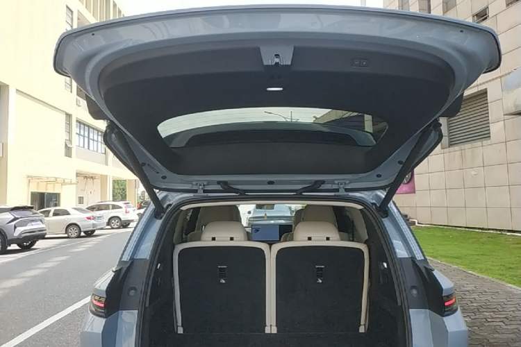 Used Li Auto i8 2025 Model Standard Version Trunk